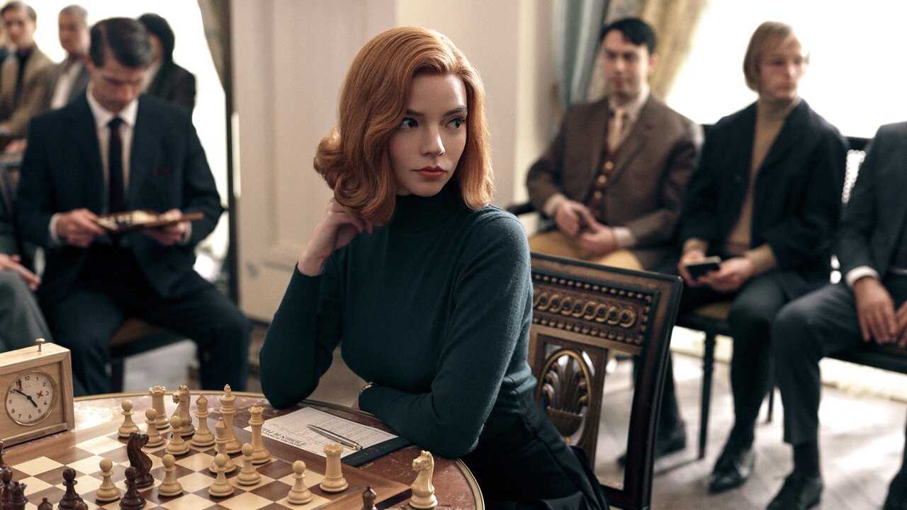 EX - The Queen's Gambit (2020) 1