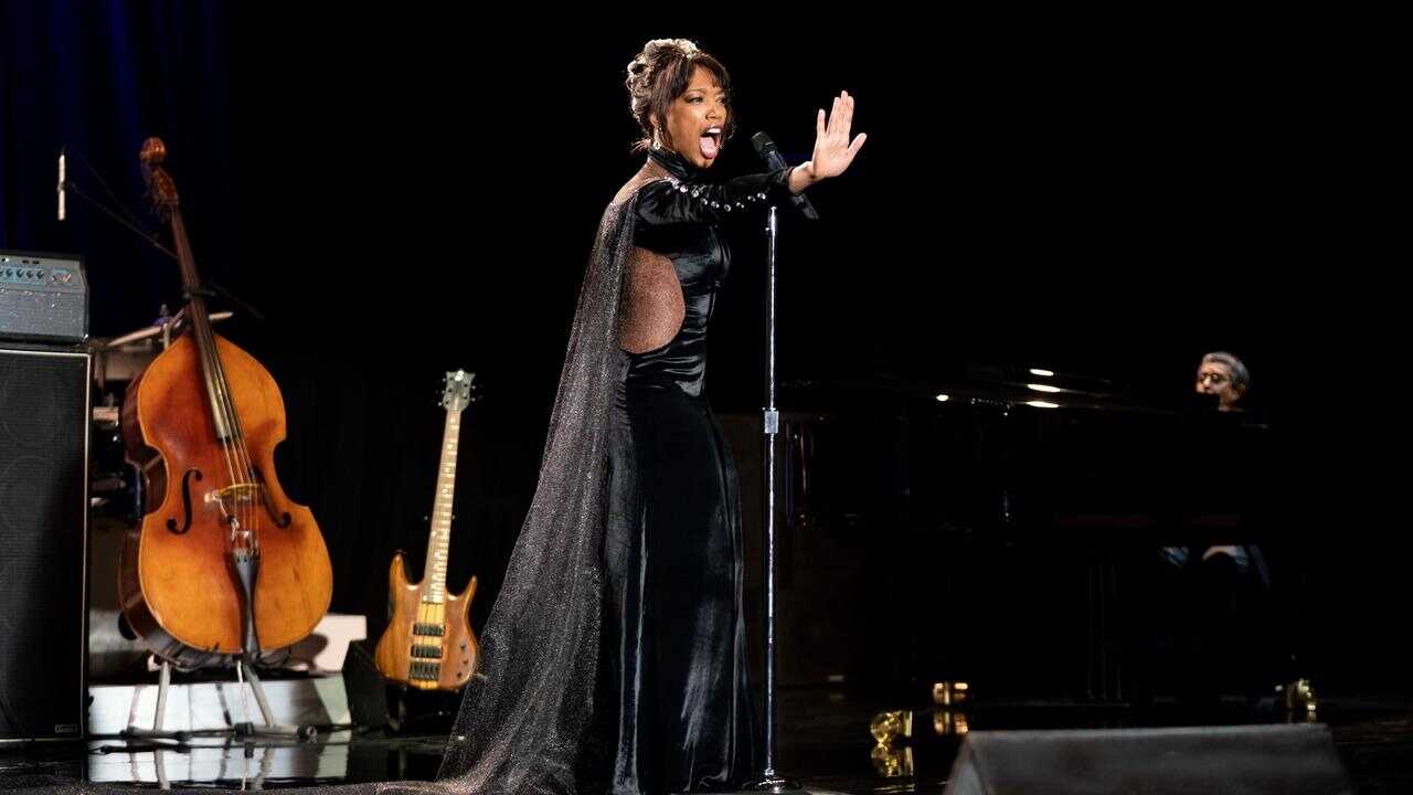 Whitney Houston: I Wanna Dance with Somebody (2022) 0