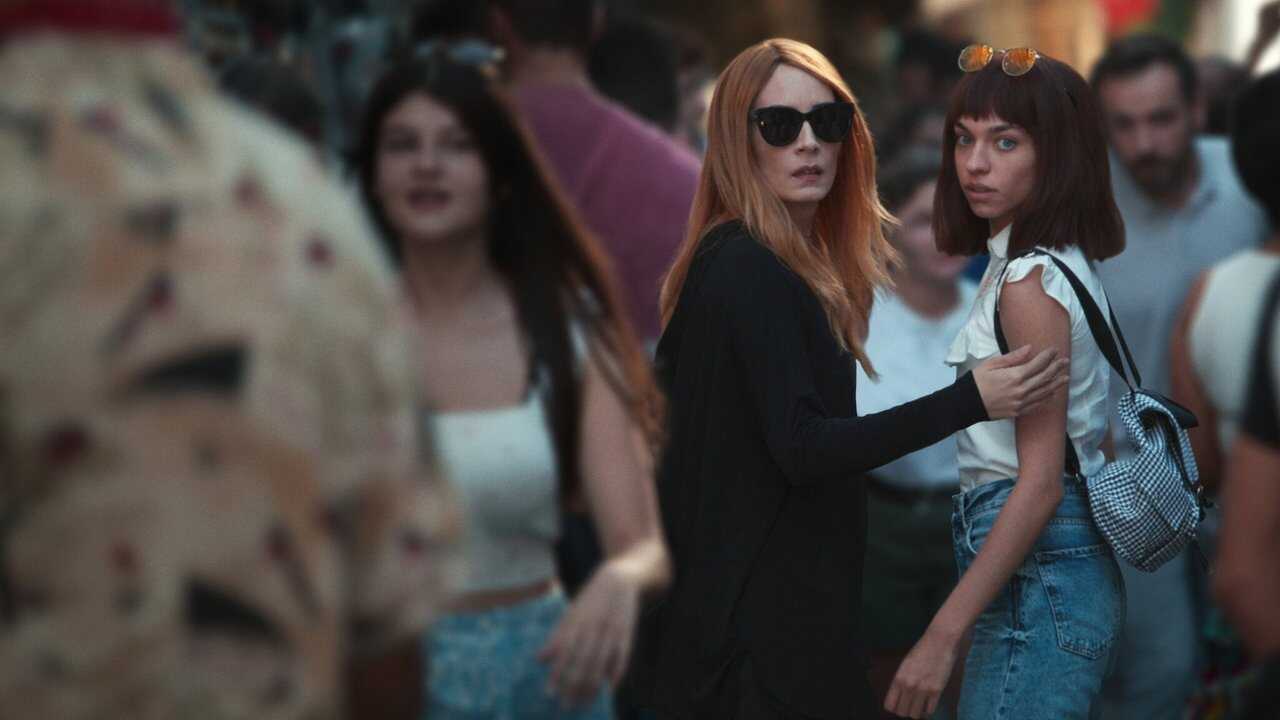 ES - ¿De quién huimos, mamá? (2023) 0