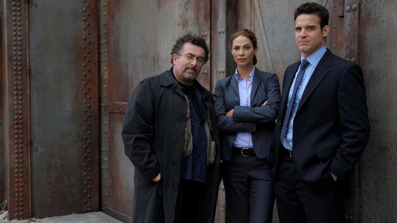 FR - Warehouse 13 (2009) 2