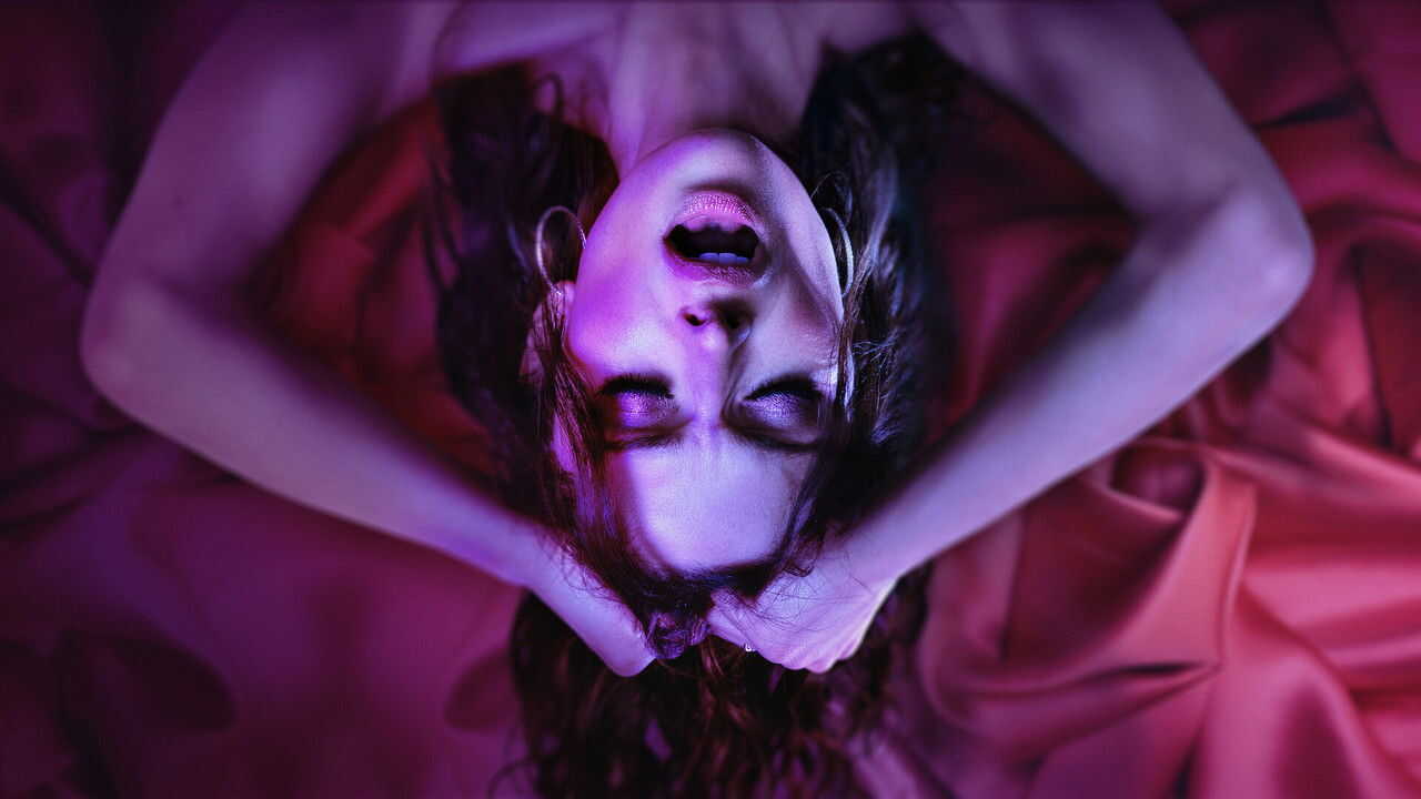 EX - Sex/Life (2021) 4