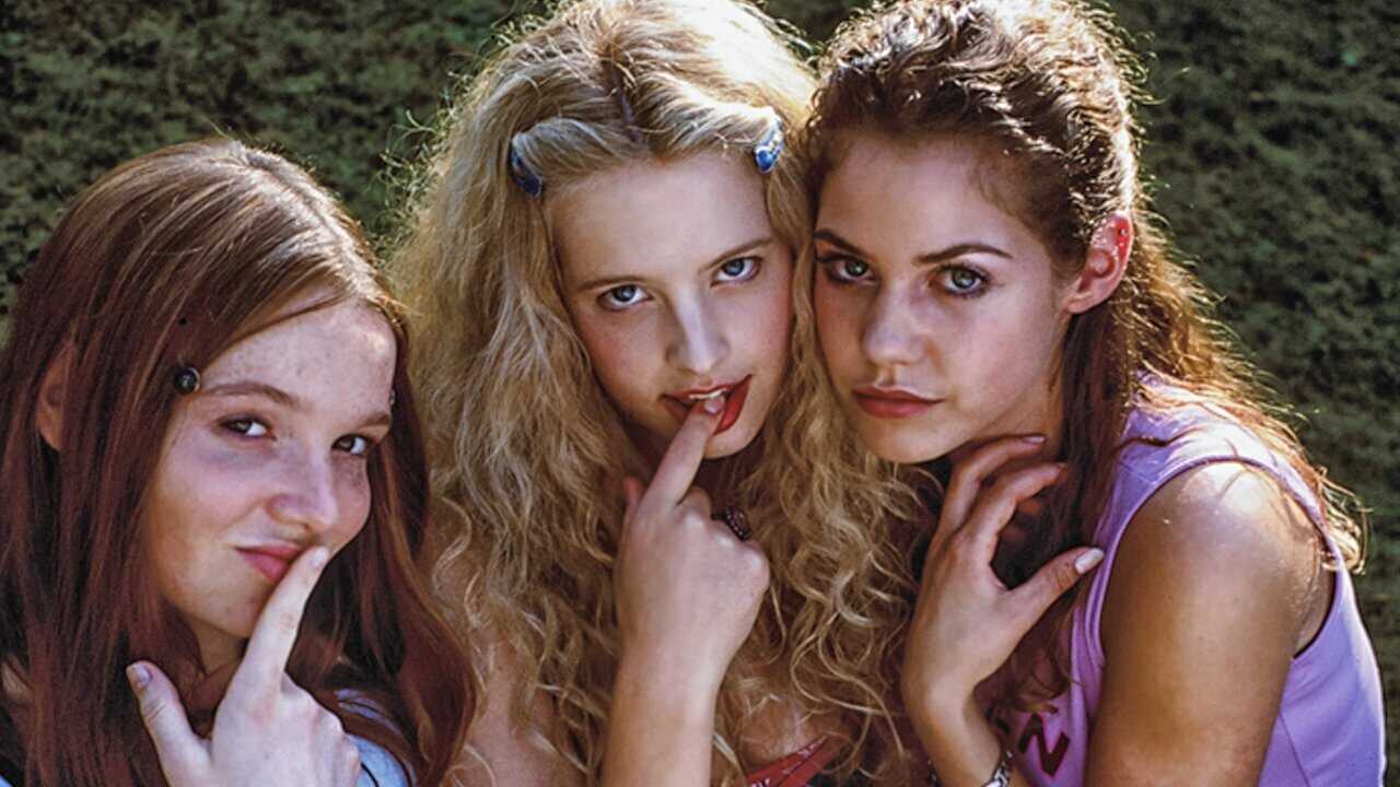 Girls on Top (2001) 0