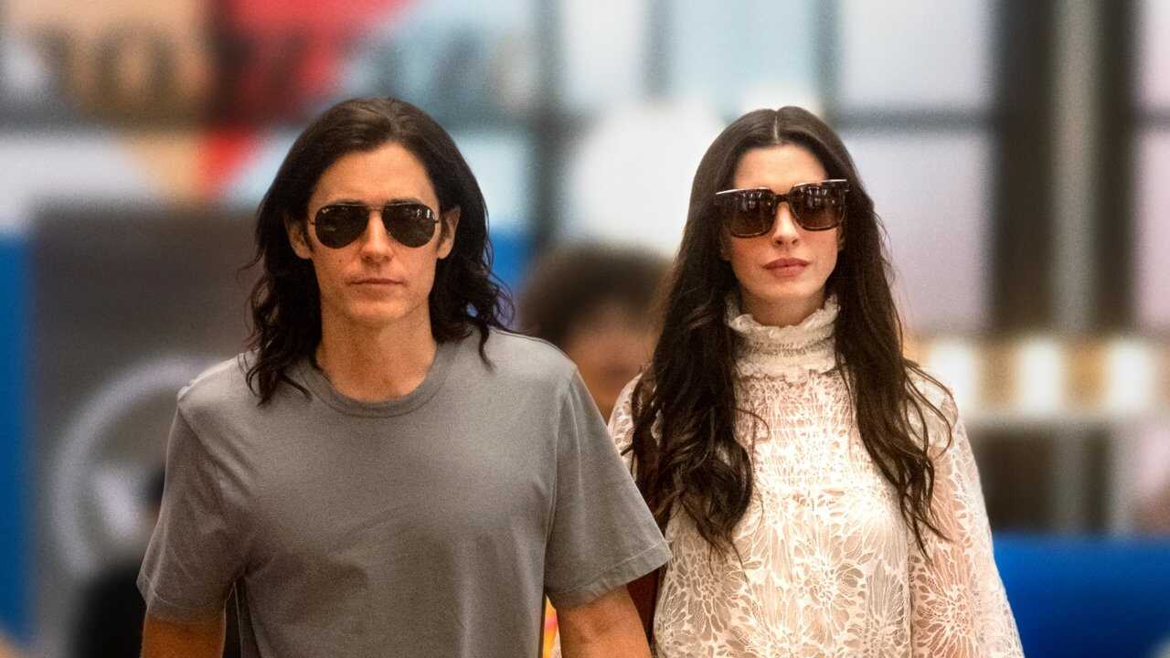 EN - WeCrashed (2022) 3