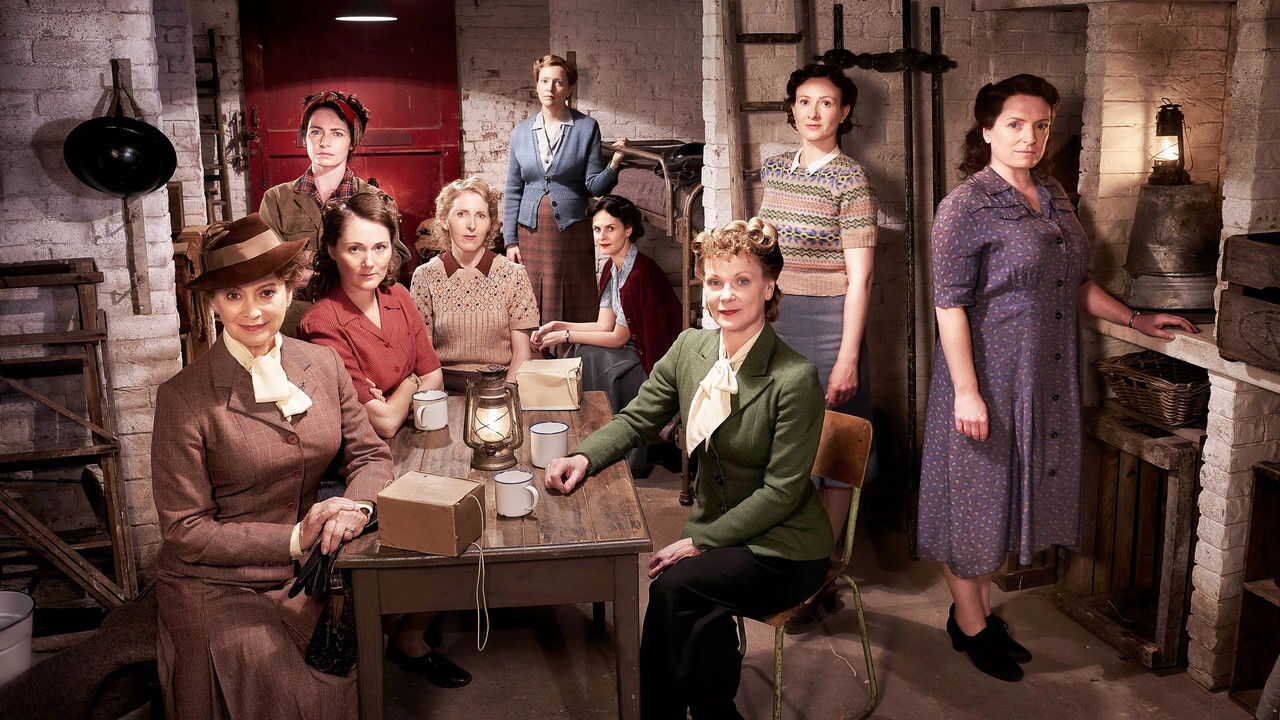 EN - Home Fires (2015) 2