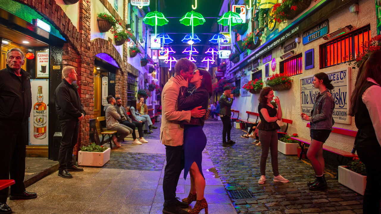 ES - The Lovers (2023) 4