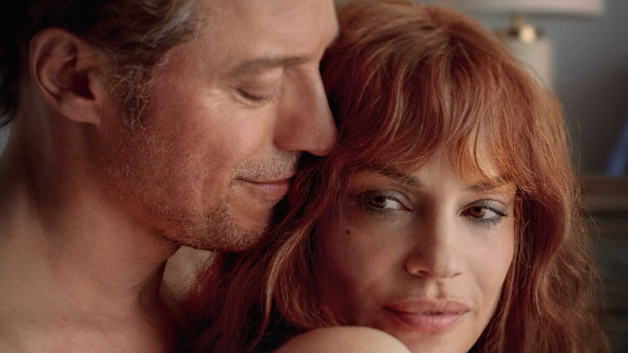 ES - Un Amore (2024) 2